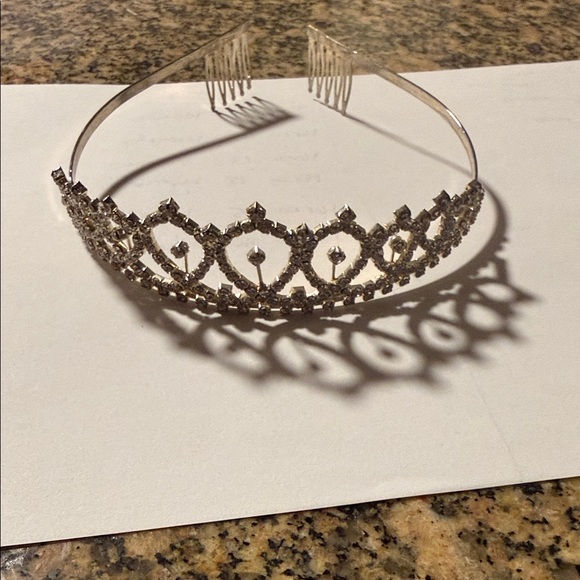Elegant Silver Tiara - Picture 1 of 7